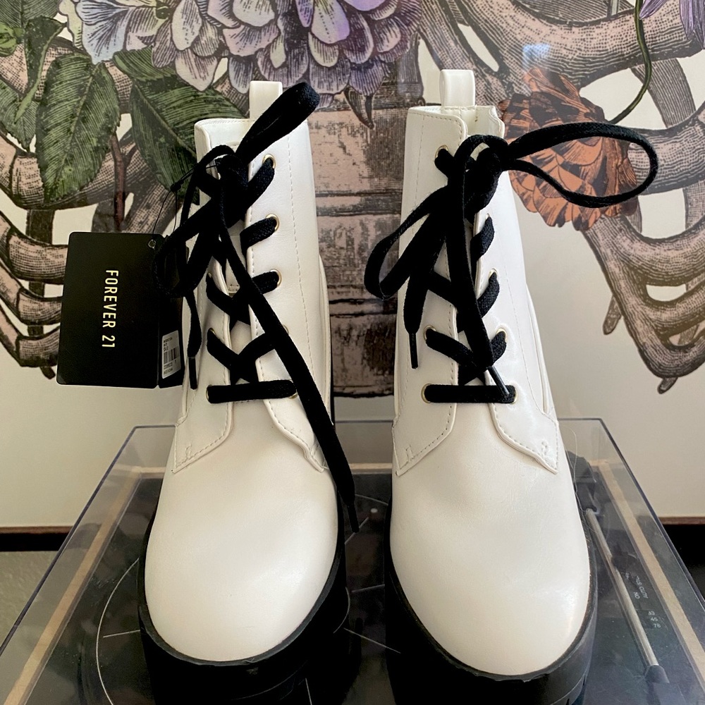 Forever 21 white boots with black laces & heel